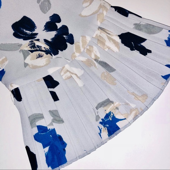 Floral Crepe Top With Pleated Sleeves - Picture 3 of 4